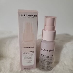 Laura Mercier Invisible Hydrating Setting Spray